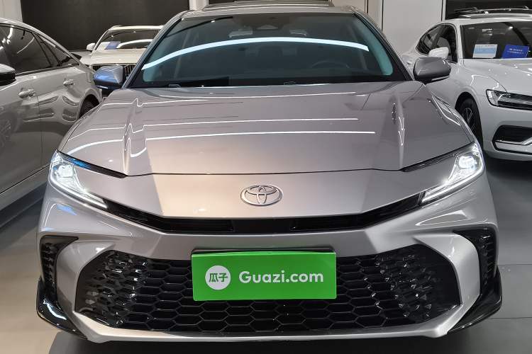 Used Toyota Camry 2026 Model Dual-Engine 2.0HSE Sport Lite Edition Front