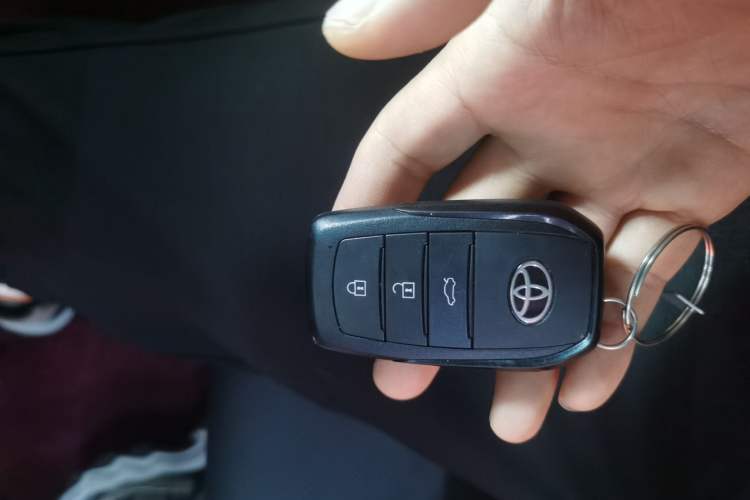 Used Toyota Camry 2026 Model Dual-Engine 2.0HSE Sport Lite Edition Interior 1