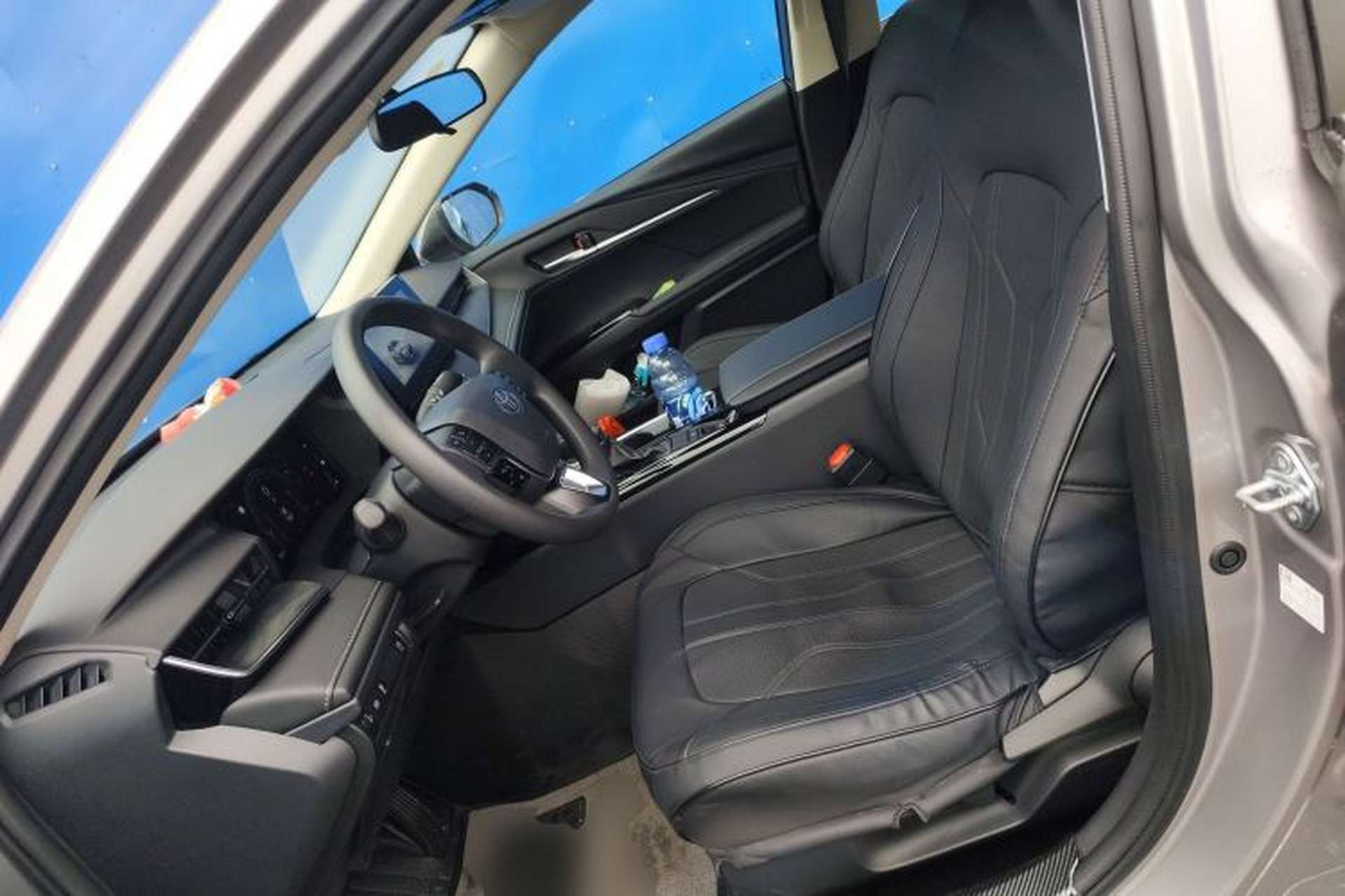 Used Toyota Camry 2026 Model 2.0E Elite Edition Left Front Seat
