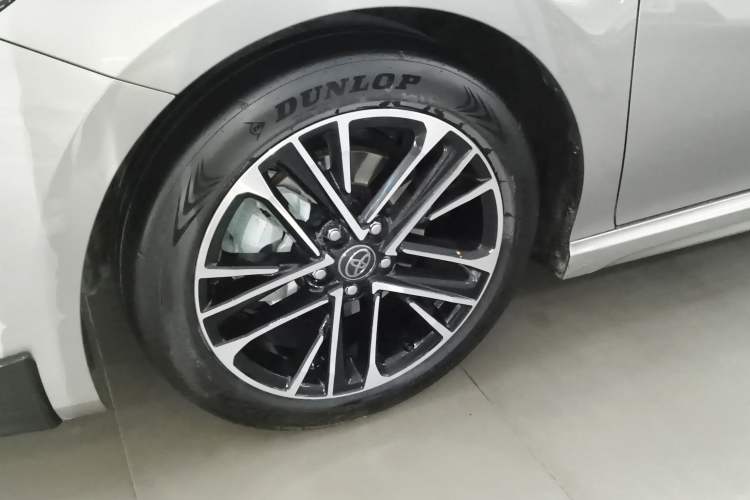 Used Toyota Camry 2026 Model Dual-Engine 2.0HSE Sport Lite Edition Left Front Wheel Hub