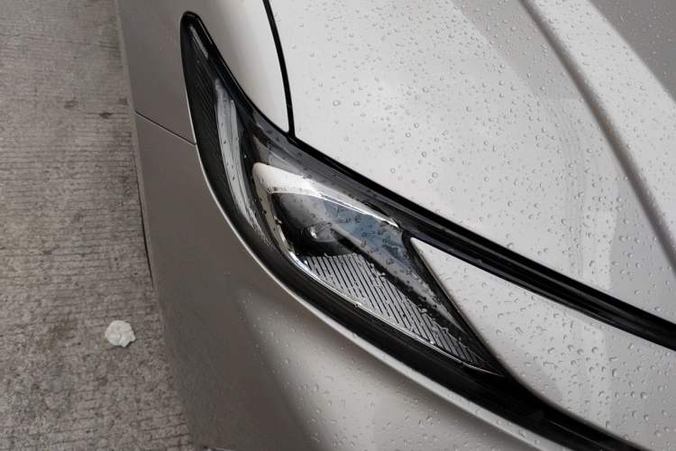Used Toyota Camry 2026 Model 2.0E Elite Edition Right Front Headlight