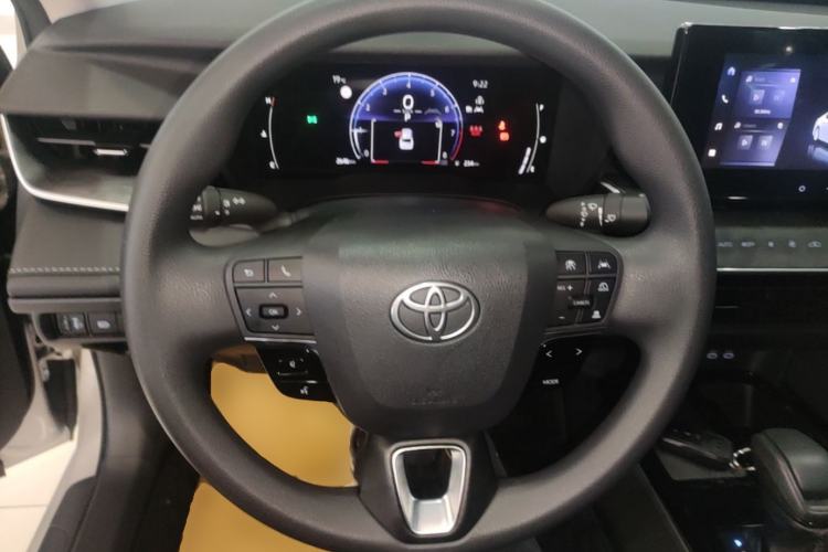 Used Toyota Camry 2026 Model 2.0E Elite Edition Steering Wheel