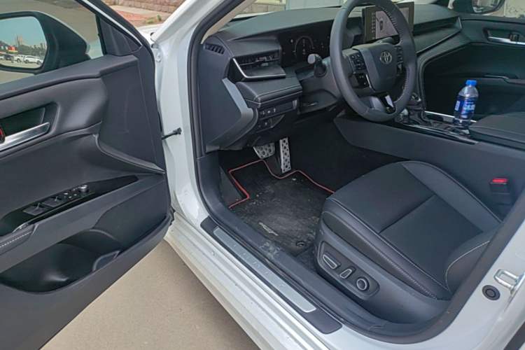 Used Toyota Camry 2026 Model Dual-Engine 2.0HSE Sport Lite Edition Driver Seat