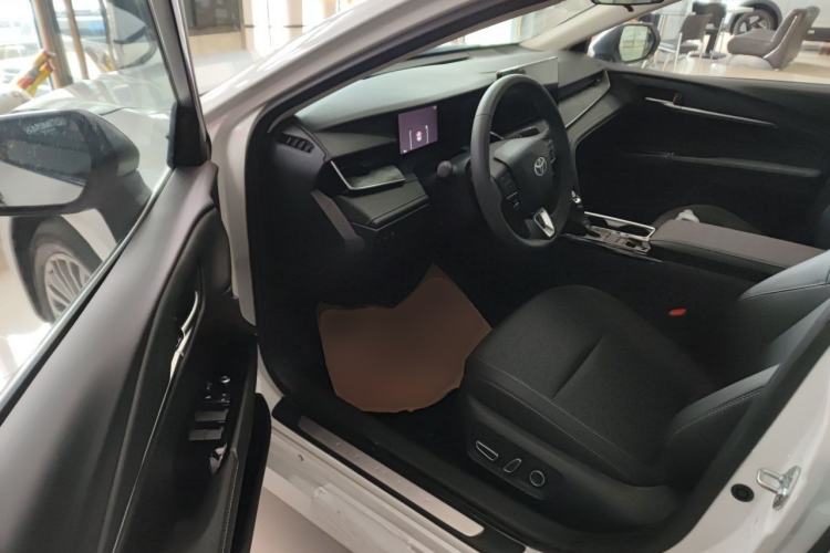 Used Toyota Camry 2026 Model Dual-Engine 2.0HGVP Luxury Edition Driver Seat