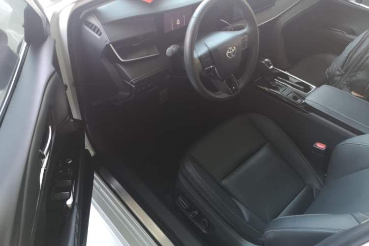 Used Toyota Camry 2026 Model Dual-Engine 2.0HSE Sport Lite Edition Driver Seat
