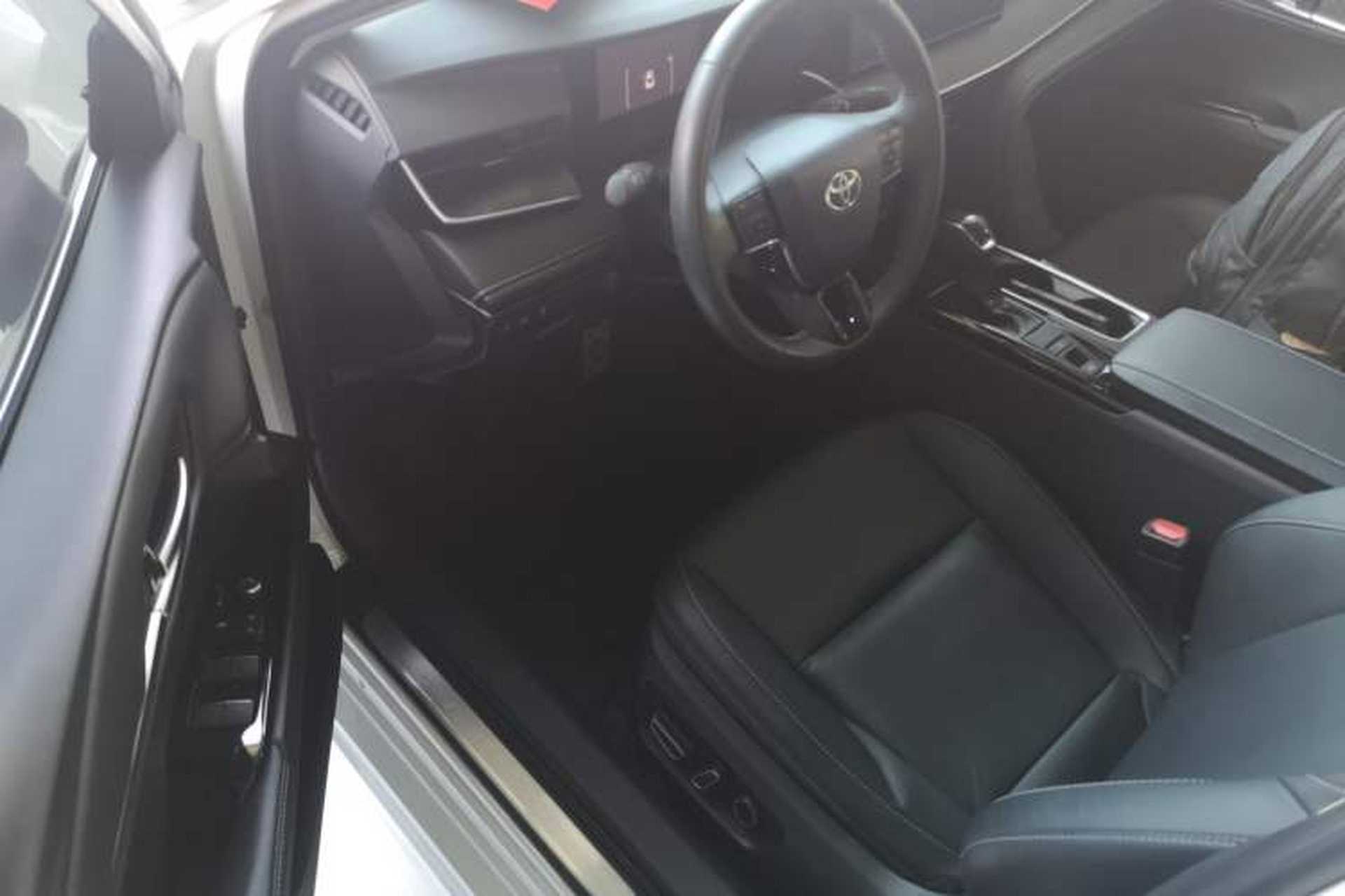 Used Toyota Camry 2026 Model Dual-Engine 2.0HSE Sport Lite Edition Driver Seat