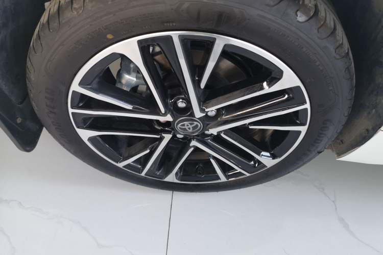 Used Toyota Camry 2026 Model Dual-Engine 2.0HSE Sport Lite Edition Exterior 5
