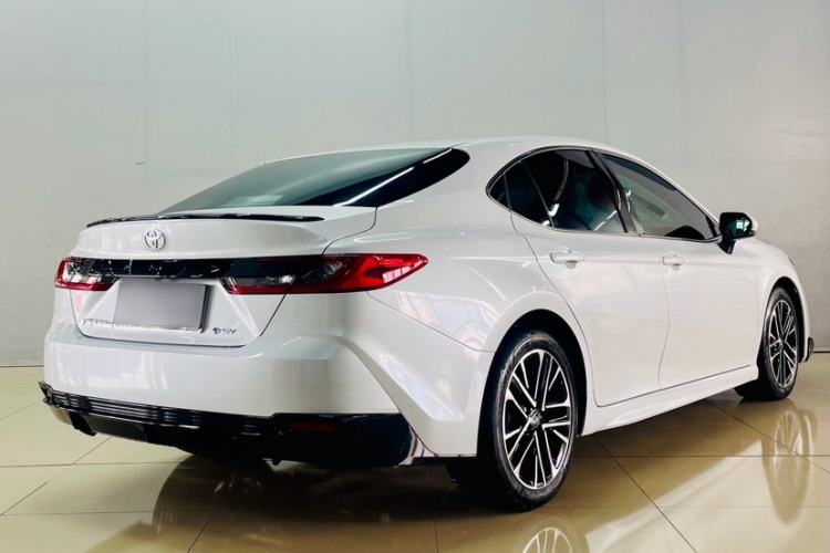 Used Toyota Camry 2026 Model Dual-Engine 2.0HSE Sport Lite Edition Exterior 6