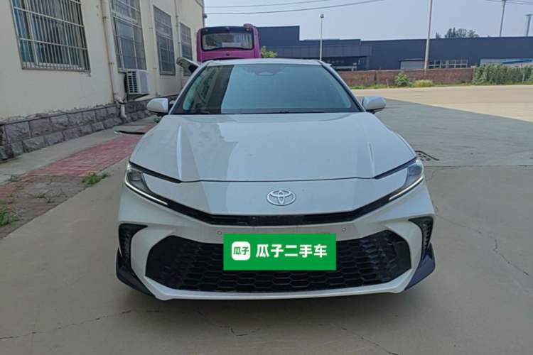 Used Toyota Camry 2026 Model Dual-Engine 2.0HSE Sport Lite Edition Front