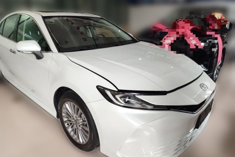 Used Toyota Camry 2026 Model Dual-Engine 2.0HGVP Luxury Edition Front Right 45 Deg