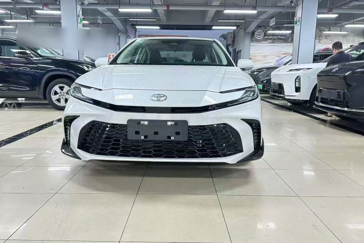 Used Toyota Camry 2026 Model Dual-Engine 2.0HSE Sport Lite Edition Front