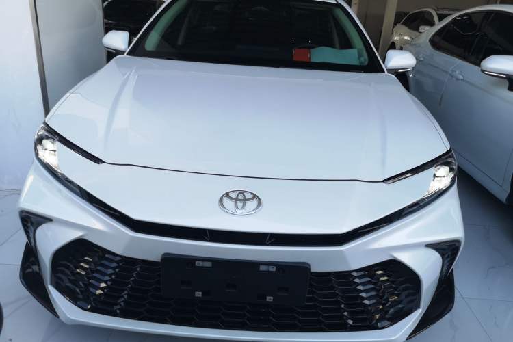 Used Toyota Camry 2026 Model Dual-Engine 2.0HSE Sport Lite Edition Front