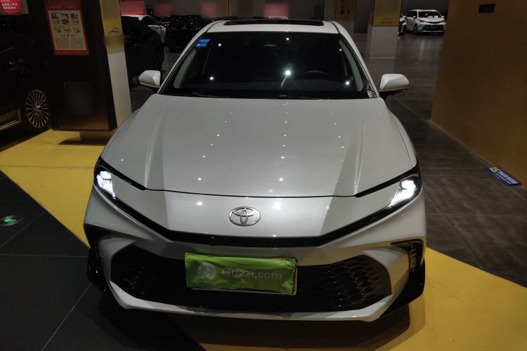 Used Toyota Camry 2026 Model Dual-Engine 2.0HSE Sport Lite Edition Front