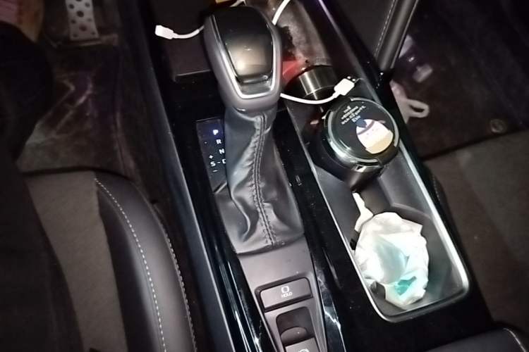 Used Toyota Camry 2026 Model Dual-Engine 2.0HXS Sport Plus Edition Gear Lever