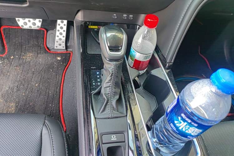 Used Toyota Camry 2026 Model Dual-Engine 2.0HSE Sport Lite Edition Gear Lever