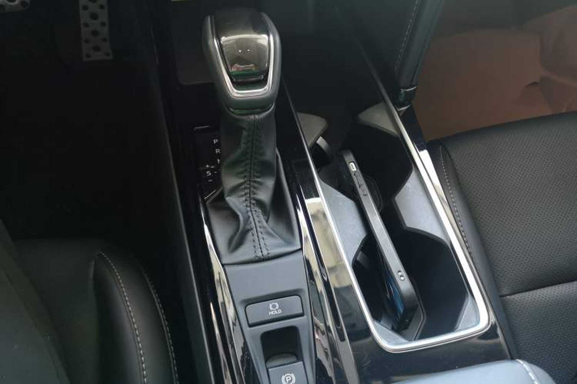 Used Toyota Camry 2026 Model Dual-Engine 2.0HSE Sport Lite Edition Gear Lever