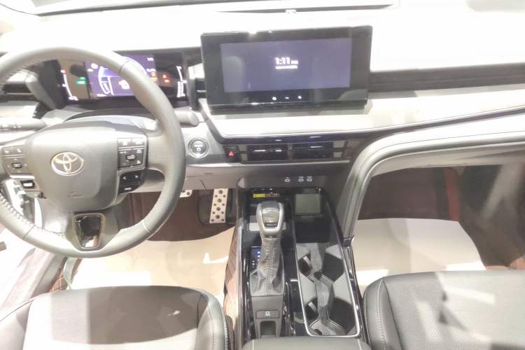 Used Toyota Camry 2026 Model Dual-Engine 2.0HSE Sport Lite Edition Gear Lever