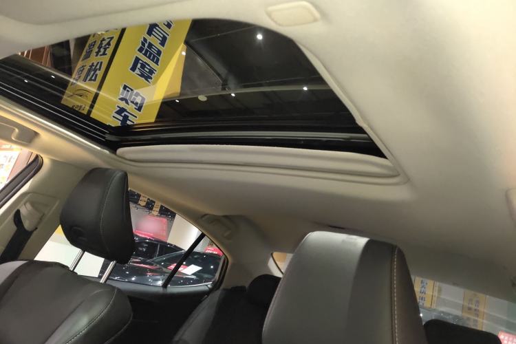 Used Toyota Camry 2026 Model Dual-Engine 2.0HSE Sport Lite Edition Headliner
