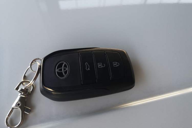 Used Toyota Camry 2026 Model Dual-Engine 2.0HSE Sport Lite Edition Interior 1