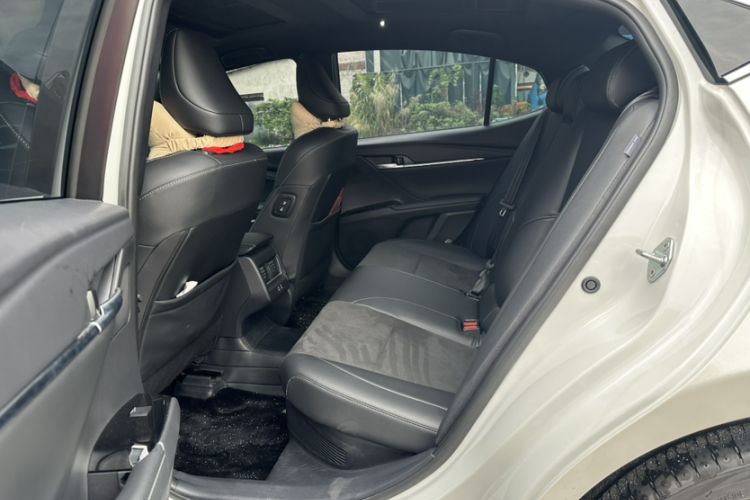 Used Toyota Camry 2026 Model Dual-Engine 2.0HXS Sport Plus Edition Interior 4