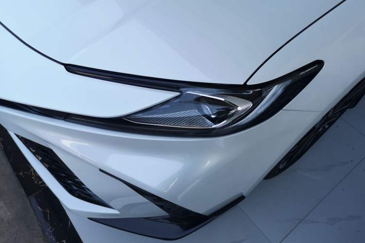 Used Toyota Camry 2026 Model Dual-Engine 2.0HSE Sport Lite Edition Left Front Headlight
