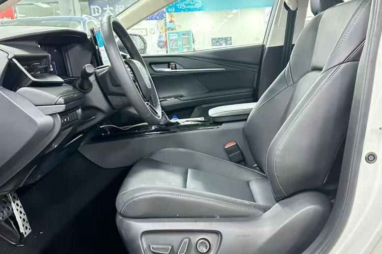 Used Toyota Camry 2026 Model Dual-Engine 2.0HSE Sport Lite Edition Left Front Seat