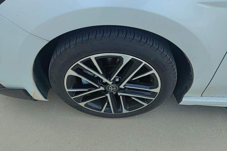 Used Toyota Camry 2026 Model Dual-Engine 2.0HSE Sport Lite Edition Left Front Wheel Hub
