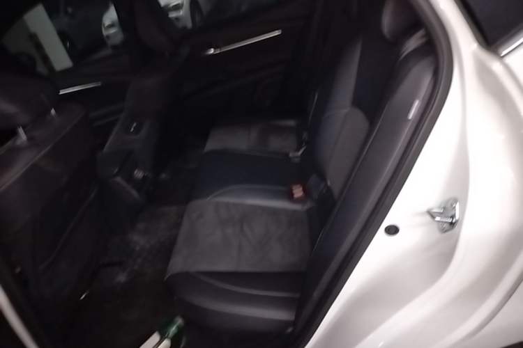 Used Toyota Camry 2026 Model Dual-Engine 2.0HXS Sport Plus Edition Left Rear Seat
