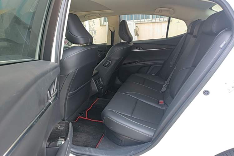 Used Toyota Camry 2026 Model Dual-Engine 2.0HSE Sport Lite Edition Left Rear Seat
