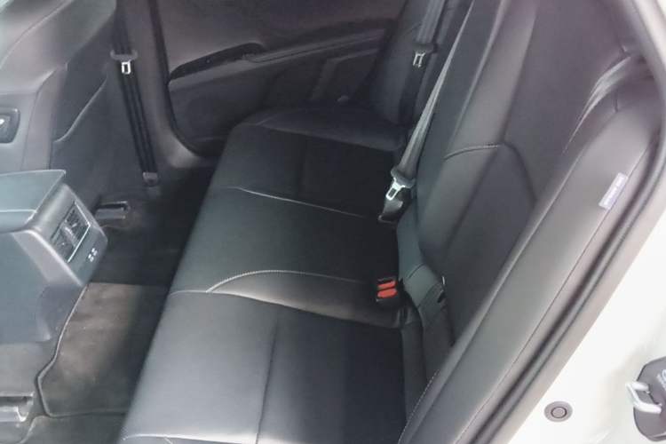 Used Toyota Camry 2026 Model Dual-Engine 2.0HGVP Luxury Edition Left Rear Seat