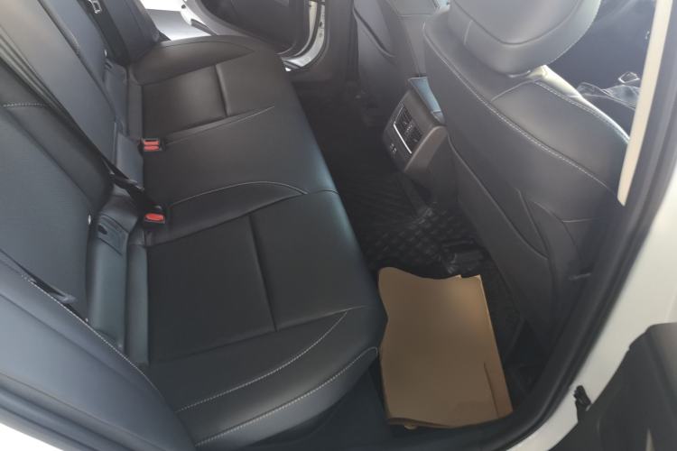 Used Toyota Camry 2026 Model Dual-Engine 2.0HSE Sport Lite Edition Left Rear Seat
