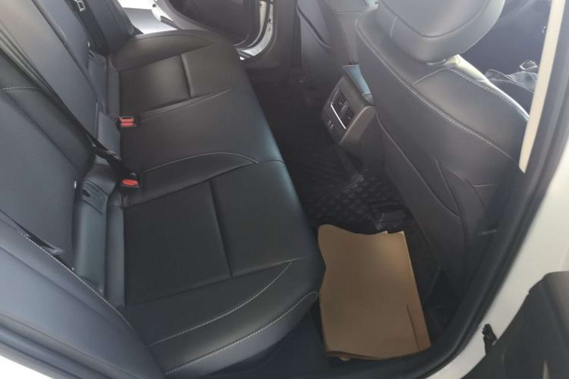 Used Toyota Camry 2026 Model Dual-Engine 2.0HSE Sport Lite Edition Left Rear Seat