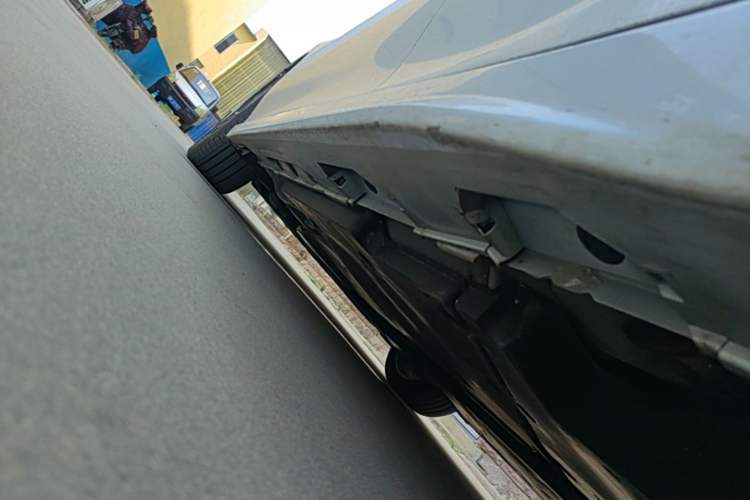 Used Toyota Camry 2026 Model Dual-Engine 2.0HSE Sport Lite Edition Left Side Sill