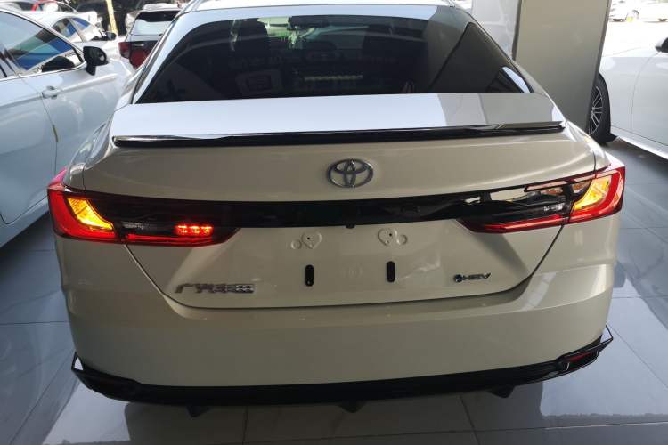 Used Toyota Camry 2026 Model Dual-Engine 2.0HSE Sport Lite Edition Rear