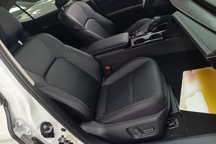 Used Toyota Camry 2026 Model 2.0GVP Luxury Edition Right Front Seat