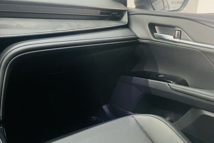 Used Toyota Camry 2026 Model Dual-Engine 2.0HSE Sport Lite Edition Right Front Seat