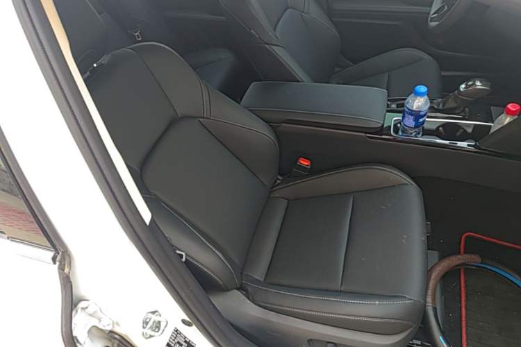 Used Toyota Camry 2026 Model Dual-Engine 2.0HSE Sport Lite Edition Right Front Seat