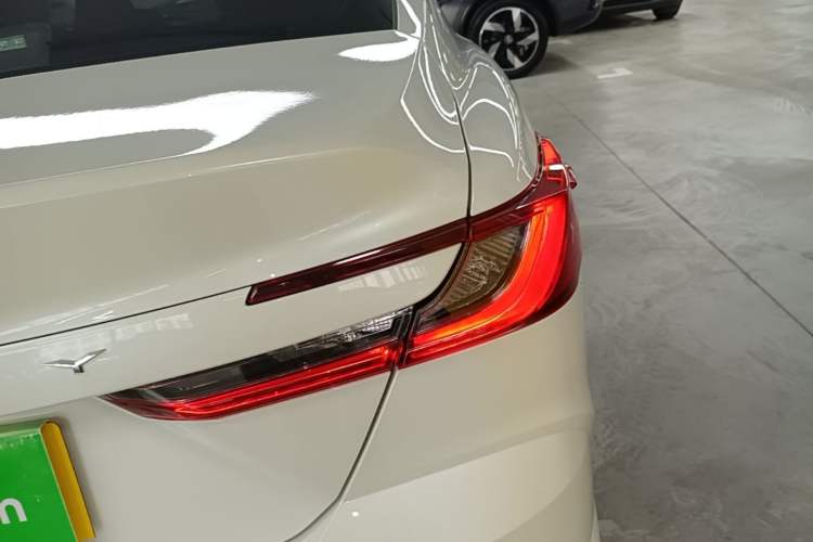Used Toyota Camry 2026 Model 2.0GVP Luxury Edition Right Rear Taillight