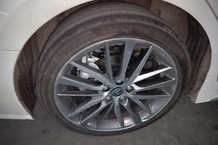 Used Toyota Camry 2026 Model Dual-Engine 2.0HXS Sport Plus Edition Right Rear Wheel Hub