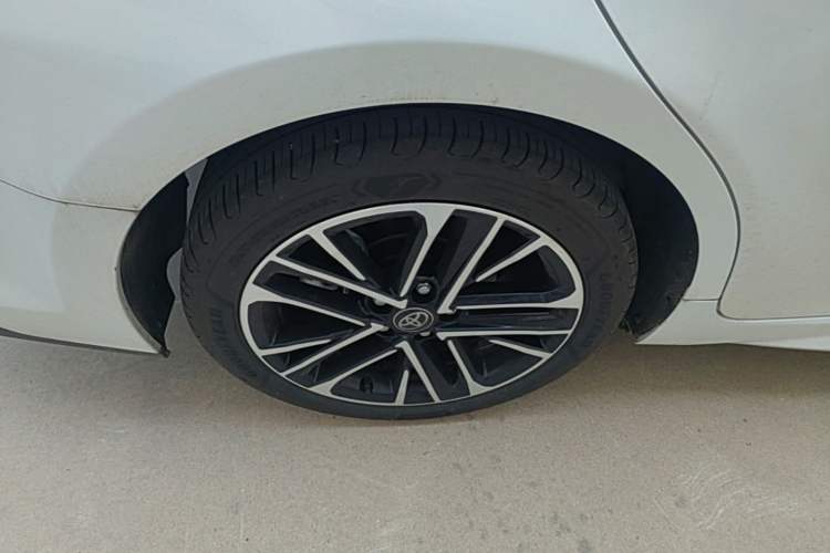 Used Toyota Camry 2026 Model Dual-Engine 2.0HSE Sport Lite Edition Right Rear Wheel Hub