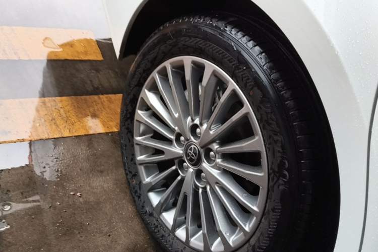 Used Toyota Camry 2026 Model Dual-Engine 2.0HGVP Luxury Edition Right Rear Wheel Hub