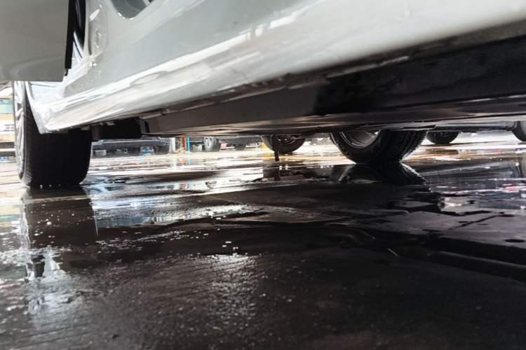 Used Toyota Camry 2026 Model Dual-Engine 2.0HGVP Luxury Edition Right Side Sill
