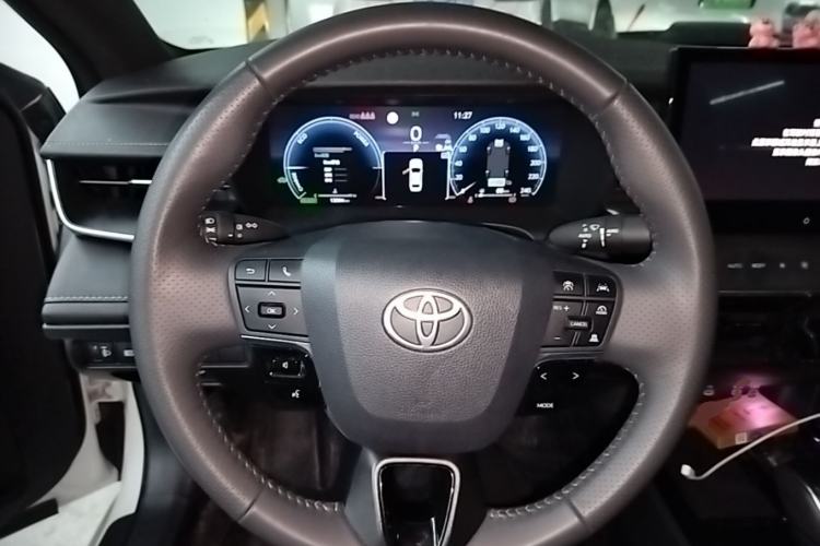 Used Toyota Camry 2026 Model Dual-Engine 2.0HXS Sport Plus Edition Steering Wheel