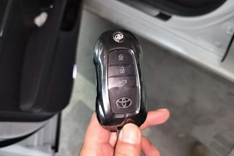Used Toyota Camry 2026 Model Dual-Engine 2.0HXS Sport Plus Edition Vehicle Key