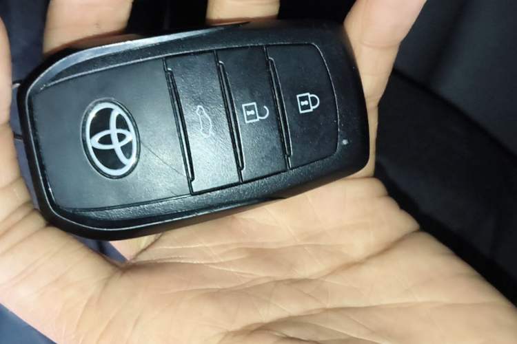 Used Toyota Camry 2026 Model Dual-Engine 2.0HGVP Luxury Edition Vehicle Key