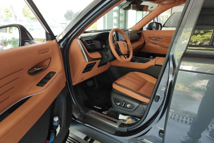 Used Toyota Century 2024 3.5L PHEV Base Version Driver Seat