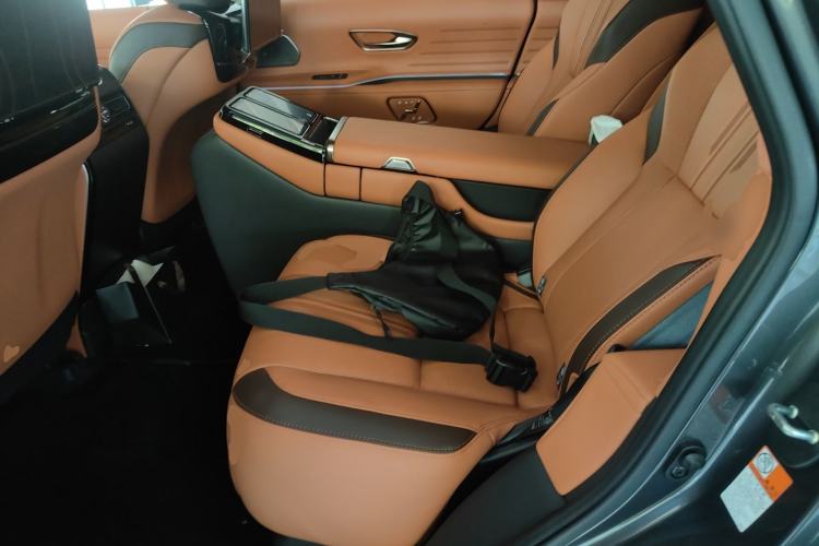 Used Toyota Century 2024 3.5L PHEV Base Version Left Rear Seat