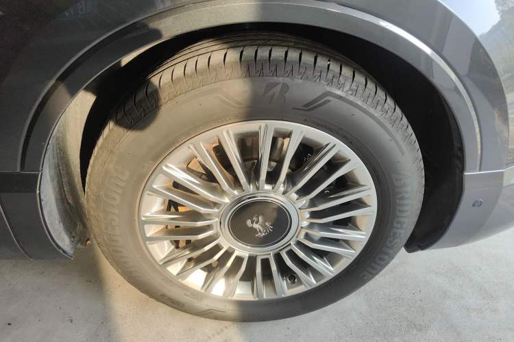 Used Toyota Century 2024 3.5L PHEV Base Version Right Front Wheel Hub
