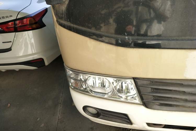 Used Toyota Coaster 2013 2.7L Gasoline Premium Version 20-Seater 3TR Engine Bay Right