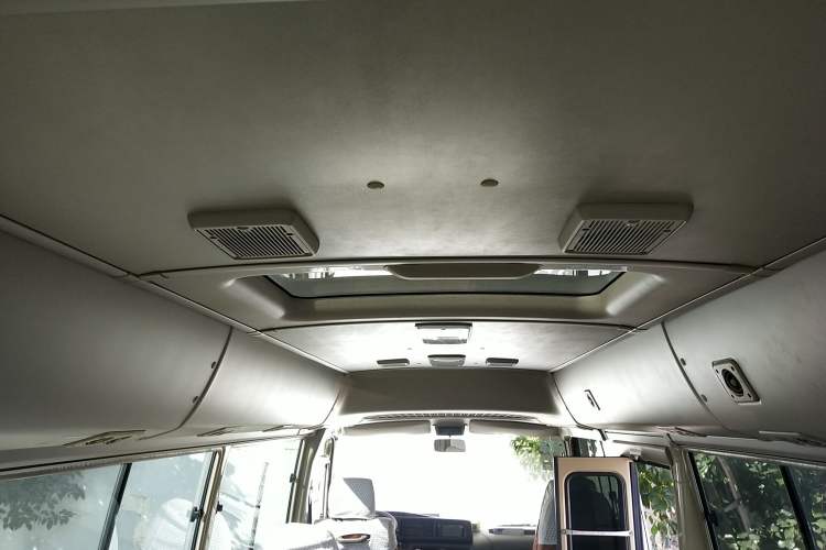 Used Toyota Coaster 2013 2.7L Gasoline Premium Version 20-Seater 3TR Headliner